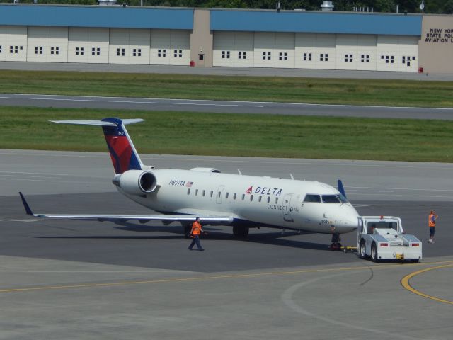 Canadair Regional Jet CRJ-200 (N8791A) - A Delta CRJ200 at KALB.