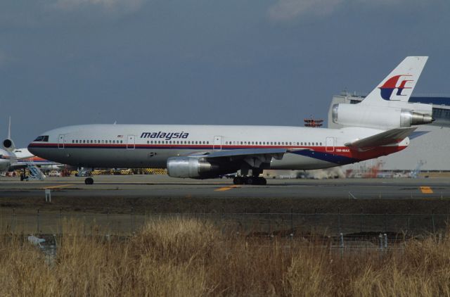 McDonnell Douglas DC-10 (9M-MAX) - Departure at Narita Intl Airport Rwy34 on 1991/02/11