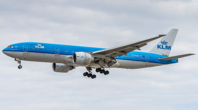 BOEING 777-200LR (PH-BQG)