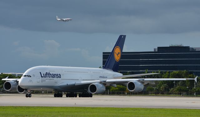 Airbus A380-800 (D-AIMF) - Taxiing to RWY 9