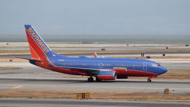 Boeing 737-700 (N211WN)