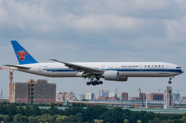 BOEING 777-300ER (B-2009)