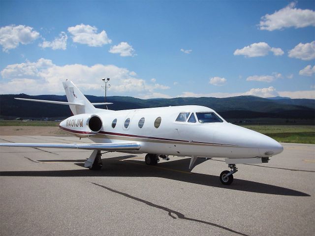 Dassault Falcon 10 (N100YP)