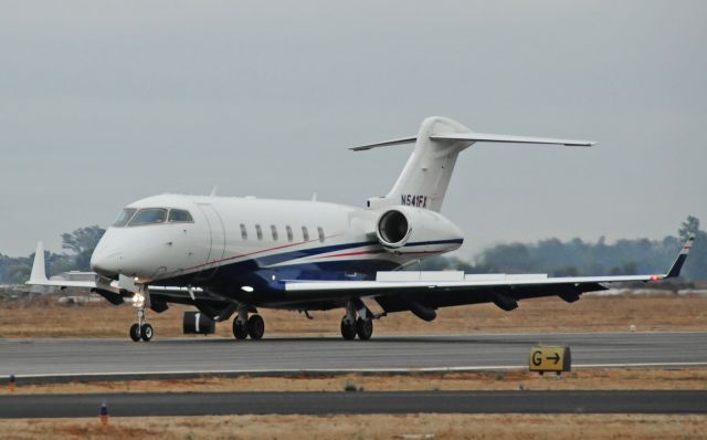 Bombardier Challenger 300 (BJS541)