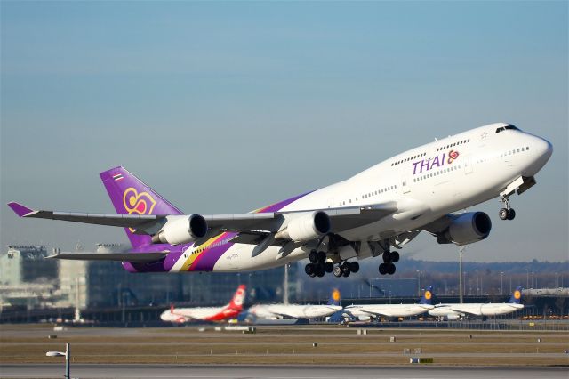 Boeing 747-400 (HS-TGY)