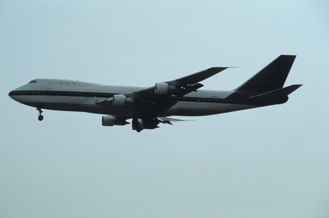 BOEING 747-100 (N671UP) - Final Approach to Narita Intl Airport Rwy34 on 1991/03/24