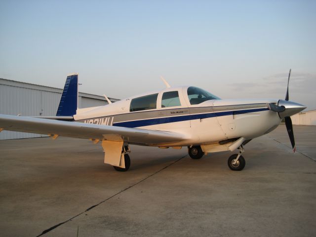 Mooney M-20 Turbo (N231MU)