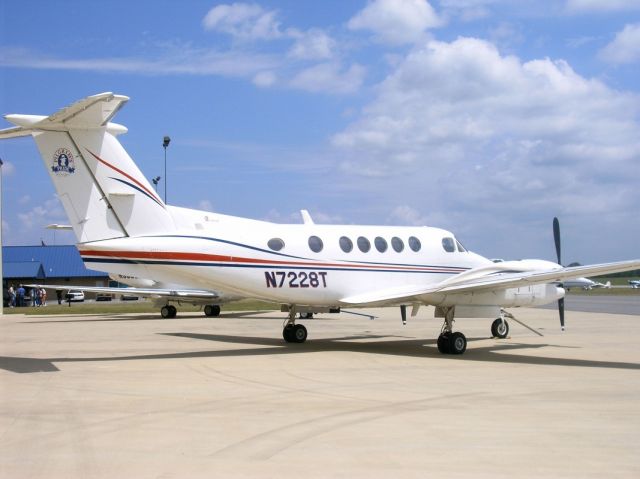 Beechcraft Super King Air 300 (N7228T)