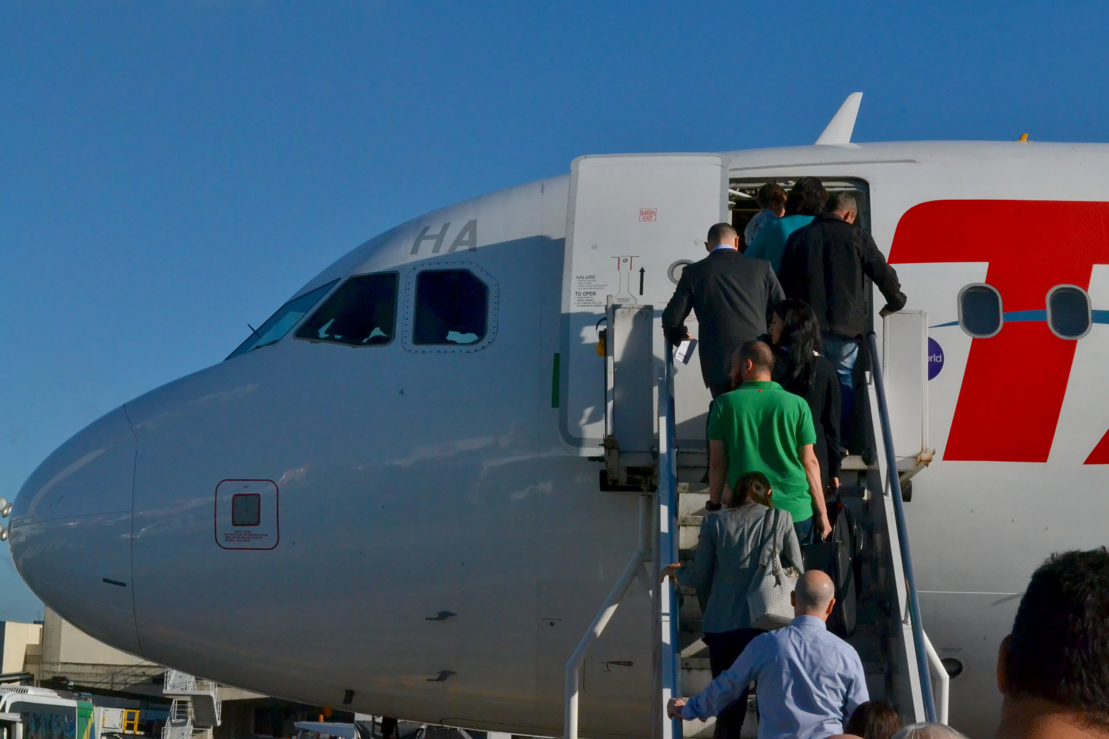 Airbus A320 (PR-MHA)