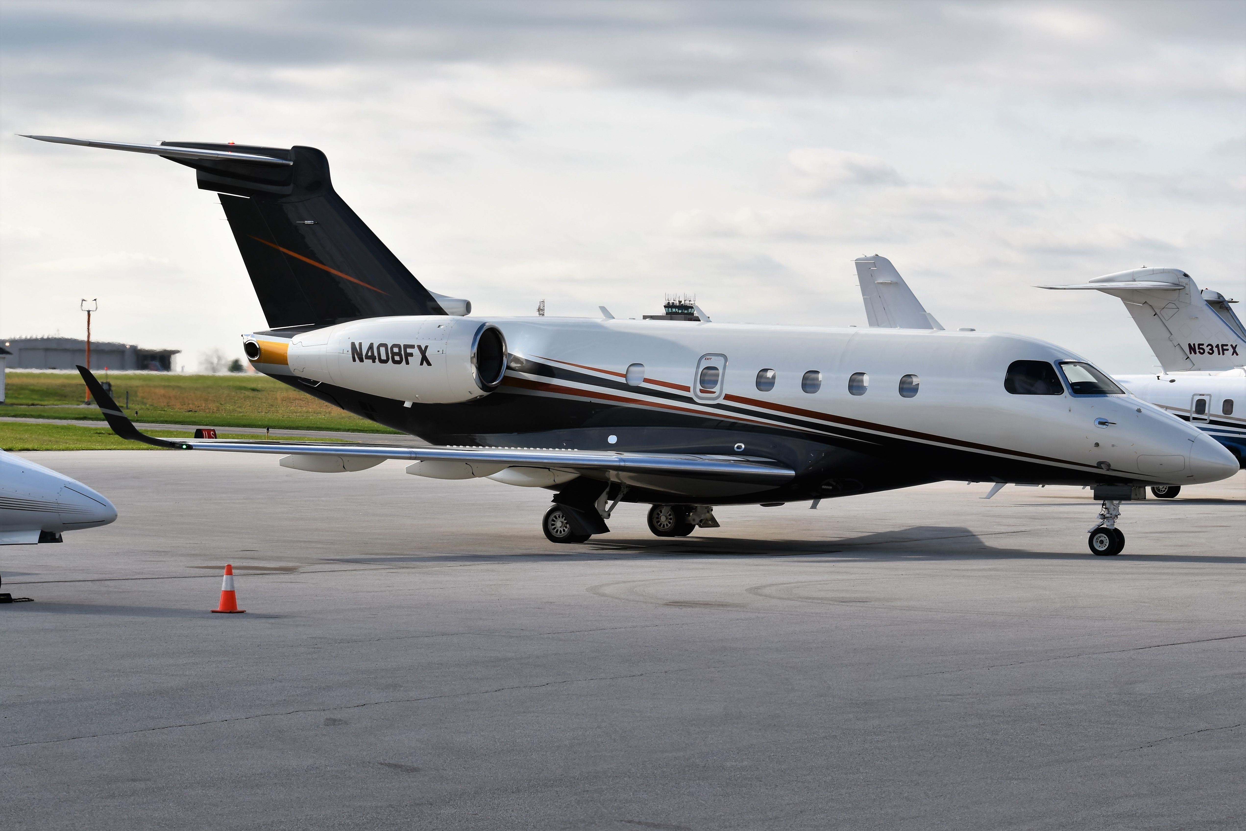 Embraer Legacy 450 (N408FX)