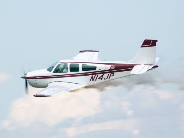 Beechcraft Bonanza (33) (N14JP)