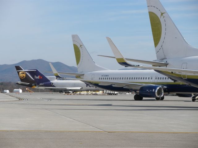 Boeing 737-700 (N738MA) - Tale of the Tails-Miamiair here to pick up VT for BC Acc Championship game.There were a total of 4 of these birds here on Friday 12/5/2008