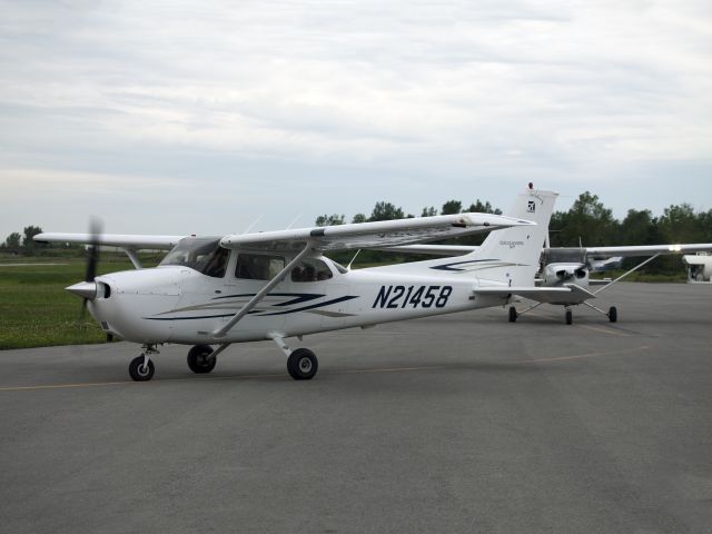 Cessna Skyhawk (N21458)