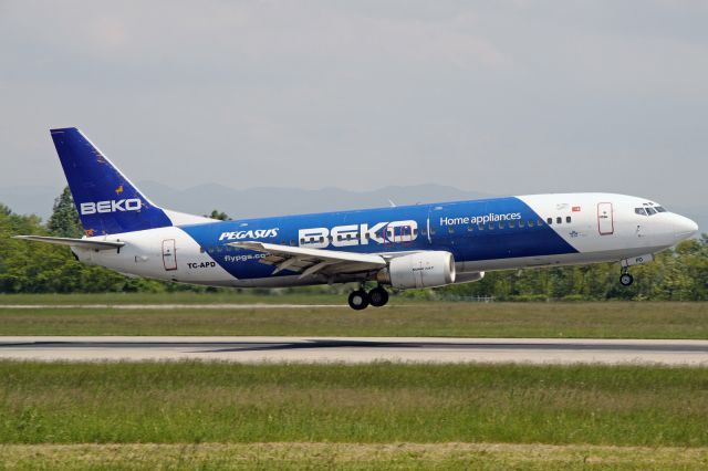 BOEING 737-400 (TC-APD) - "BEKO Home Appliances" livery