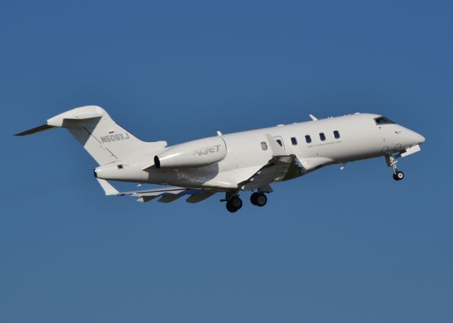 Bombardier Challenger 300 (N508XJ) - XOJET INC at CLT  - 5/24/16