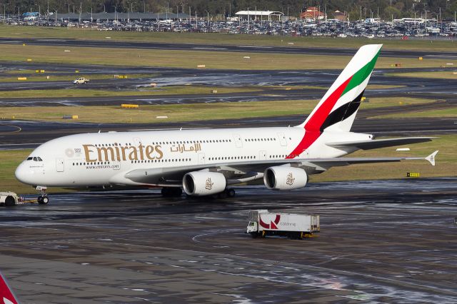 Airbus A380-800 (A6-EDM)