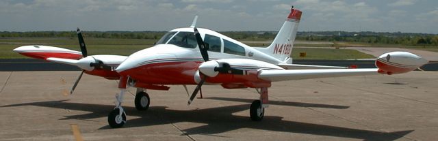 Cessna 310 (N418G)