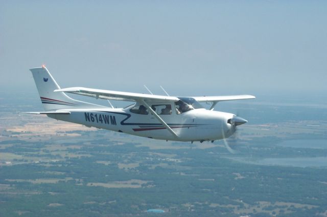 Cessna Skylane RG (N614WM) - Wild Mama in flight somewhere over Ocala, FL.