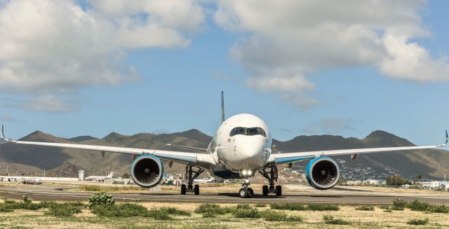 Airbus A350-900 (F-HTRE) - F-HTRE taxing for takeoff at St Maarten.