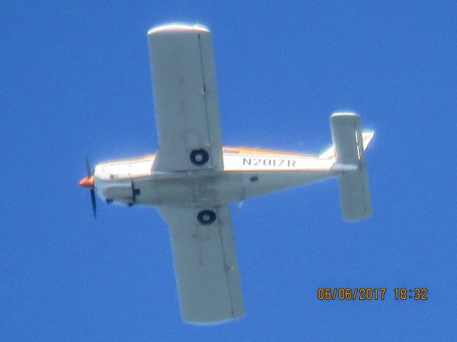 Piper Cherokee Arrow (N2817R)