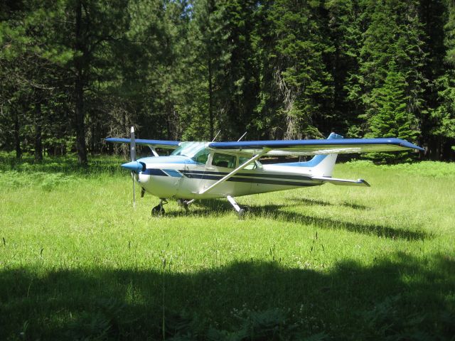 Cessna Skyhawk (N6441D) - Moose Creek July 2011