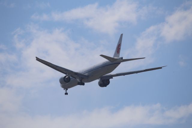 BOEING 777-300ER (B-2036)