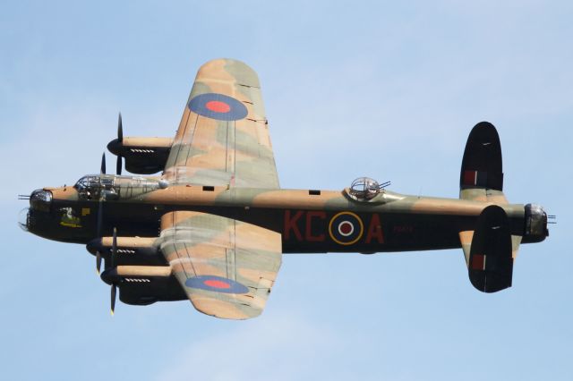 Boeing 757-200 (FCL474) - Flypast of the sole airworthy Avro Lancaster in the U.K. The other is in Canada.