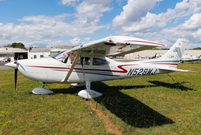 Cessna Skylane (N528MJ)