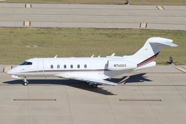 Bombardier Challenger 300 (N740QS) - 06NOV24