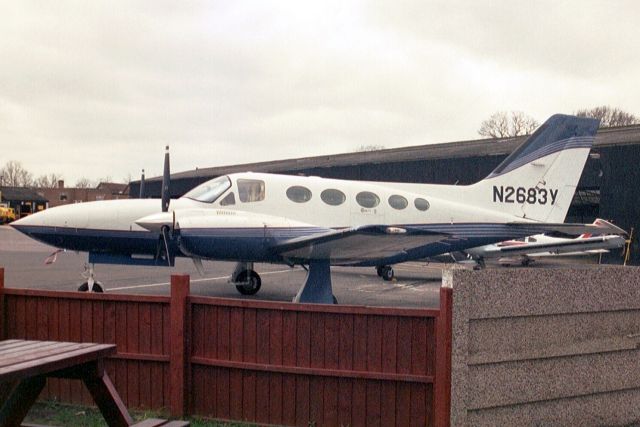 Cessna 421 (N2683Y) - Seen here in Mar-04.  Since reregistered N421CQ.