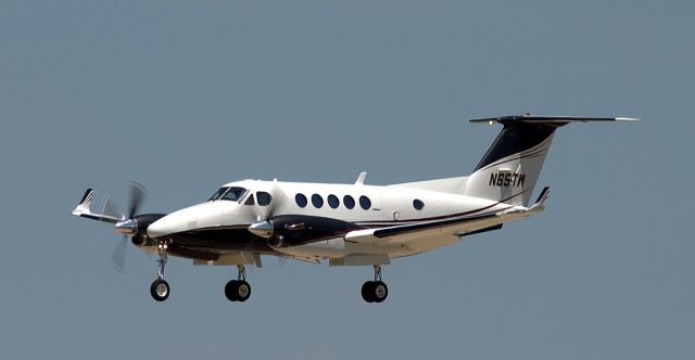 Beechcraft Super King Air 200 (N65TW)