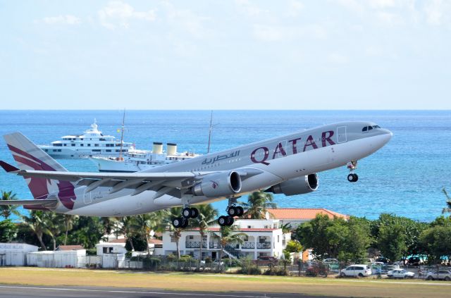 Airbus A330-300 (A7-HJJ)