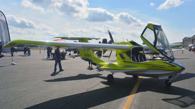 ICON A5 (N752BA) - 10/22/21 US Aircraft Expo 2021