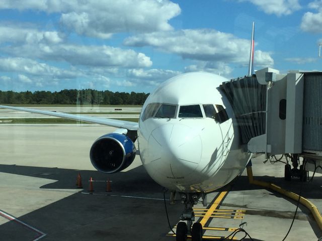 BOEING 767-300 (N1402A) - Heading out to Minneapolis in 4 hours