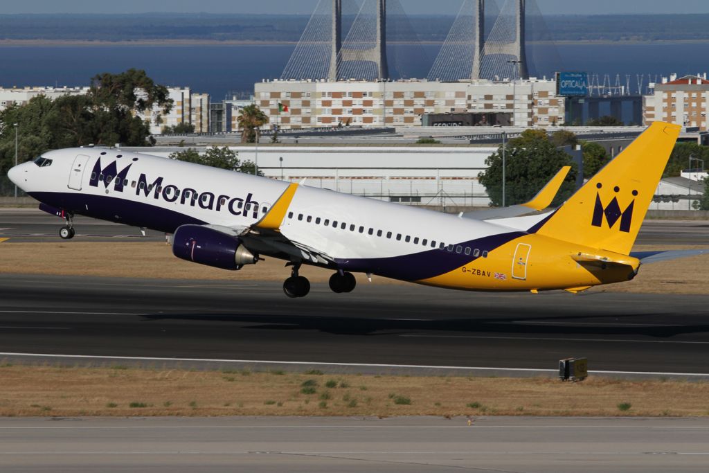 Boeing 737-800 (G-ZBAV)