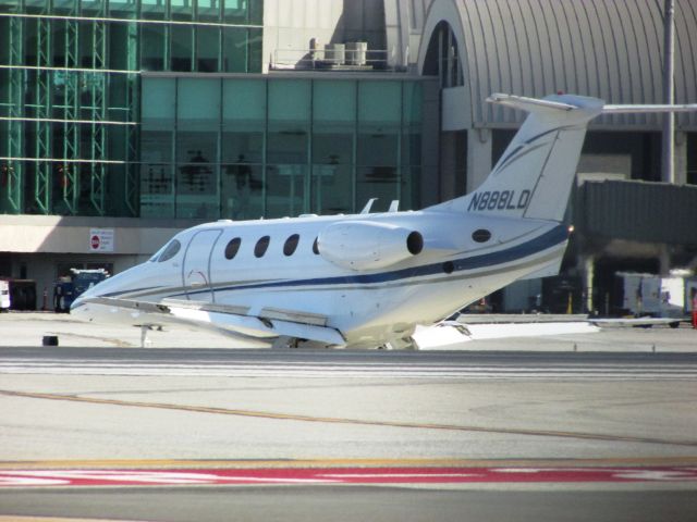 Beechcraft Premier 1 (N888LD) - Taxiing at Santa Ana