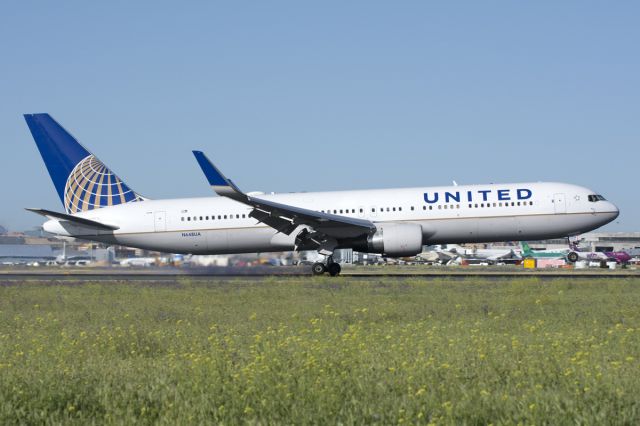 BOEING 767-300 (N648UA) - Madrid Barajas - LEMD, Spainbr /04/05/2018br /OpenDAY-EstévezR