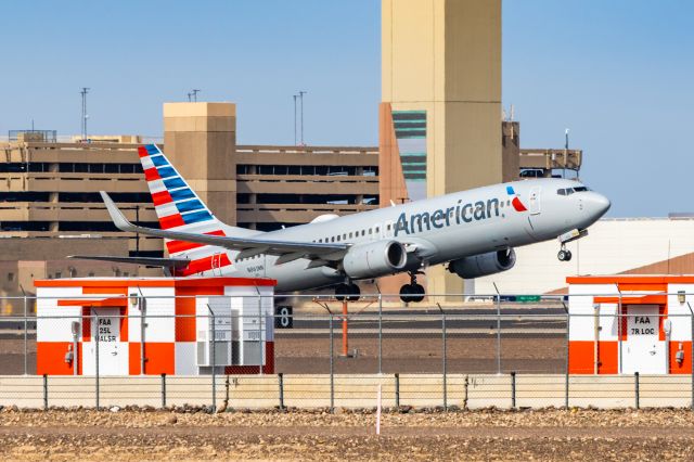 Boeing 737-800 (N861NN) - An American Airlines 737-800 taking off from PHX on 2/3/23. Taken with a Canon R7 and a Tamron 70-200 G2 lens.