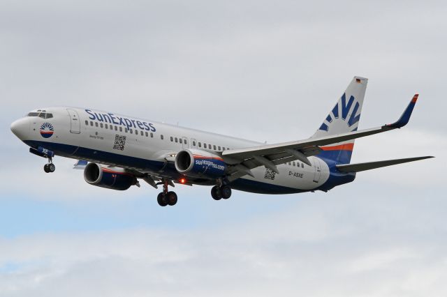 Boeing 737-800 (D-ASXE)