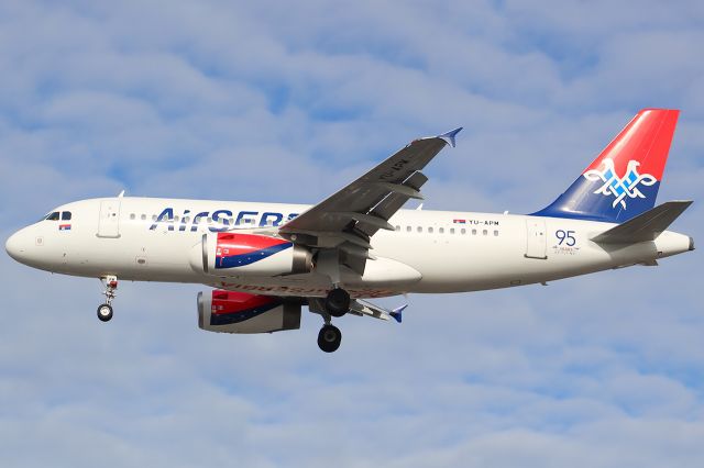 Airbus A319 (YU-APM) - An Air Serbia A319 on final approach into LHR, landing on runway 27R.br /br /Location: Myrtle Ave.br /Date: 19.03.23 (dd/mm/yy),