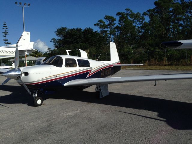 Mooney M-20 (N212WD)