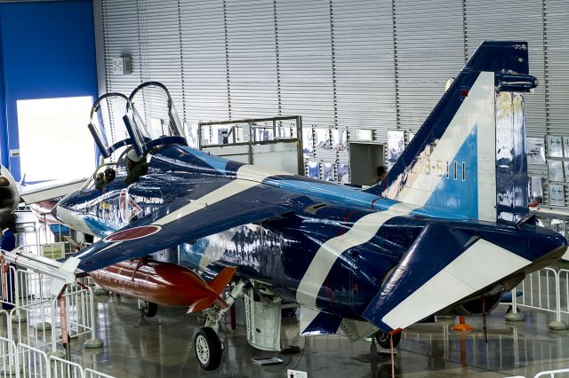 Mitsubishi F-1 (59-5111) - Mitsubishi T-2. The "Blue Impulse" aerobatic display team of the JASDF