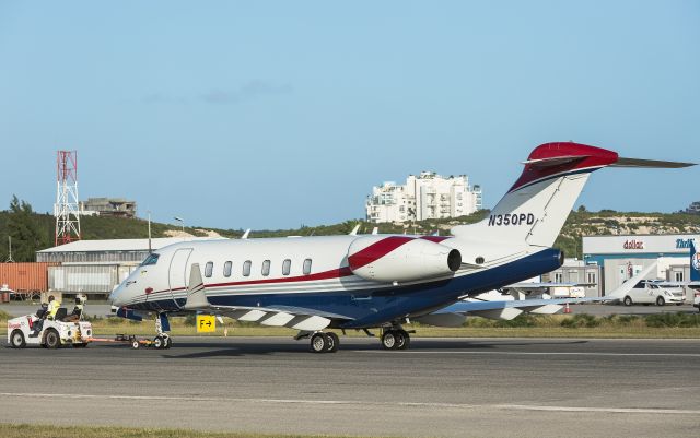 Bombardier Challenger 300 (N350PD)