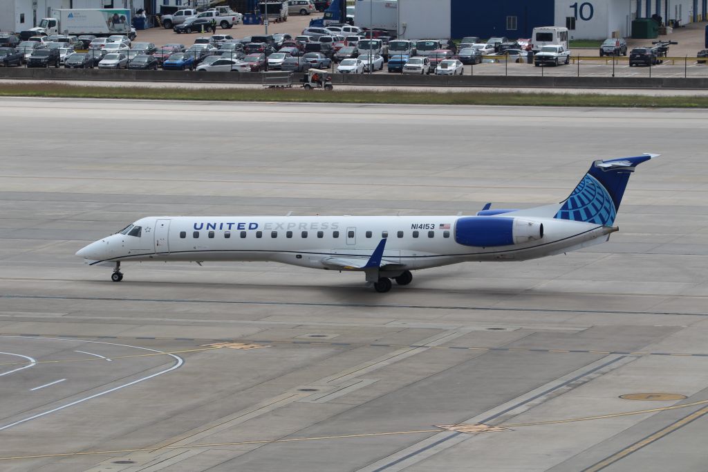 Embraer EMB-145XR (N14153)