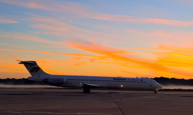 McDonnell Douglas MD-82 (LZ-LDU)