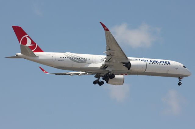Airbus A350-900 (TC-LGF)