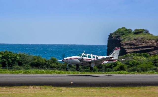 Beechcraft Baron (58) (N688RC)