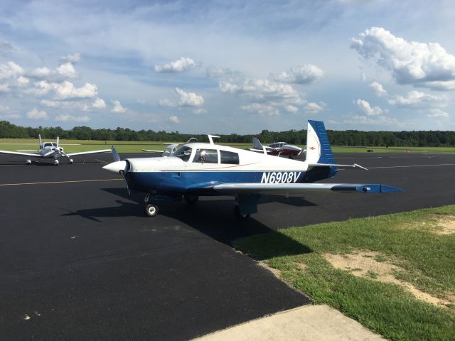 Mooney M-20 (N6908V)