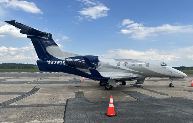 Embraer Phenom 300 (N628DS) - April 26, 2023 - arrived Frederick from Daytona Beach, Florida 