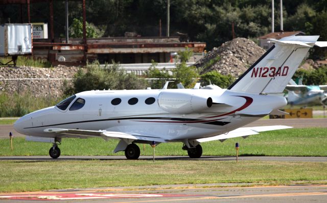 Cessna 500 Citation 1 (N123AD) - Take off RW26. RELIANT AIR has the lowest fuel price on the Danbury (KDXR) airport.